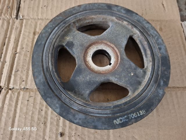 bontott TOYOTA YARIS Főtengely Szíjtárcsa