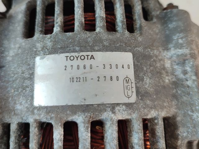 bontott TOYOTA YARIS Generátor