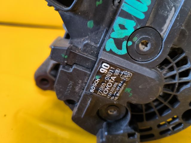 bontott TOYOTA YARIS Generátor