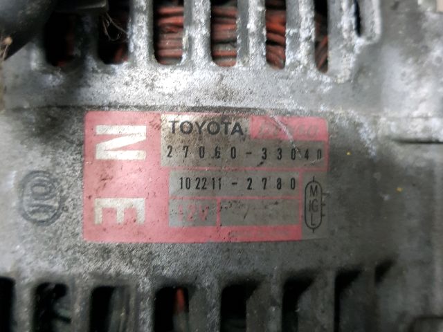 bontott TOYOTA YARIS Generátor