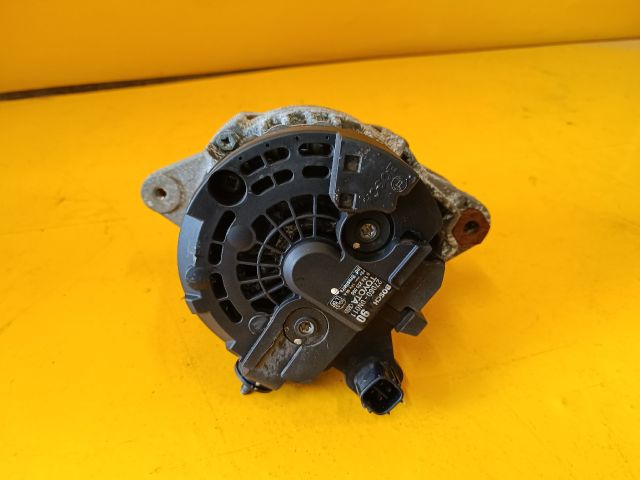 bontott TOYOTA YARIS Generátor