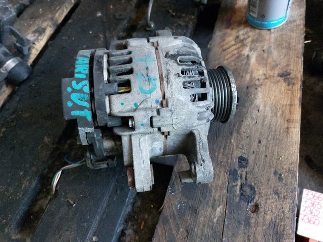 bontott TOYOTA YARIS Generátor