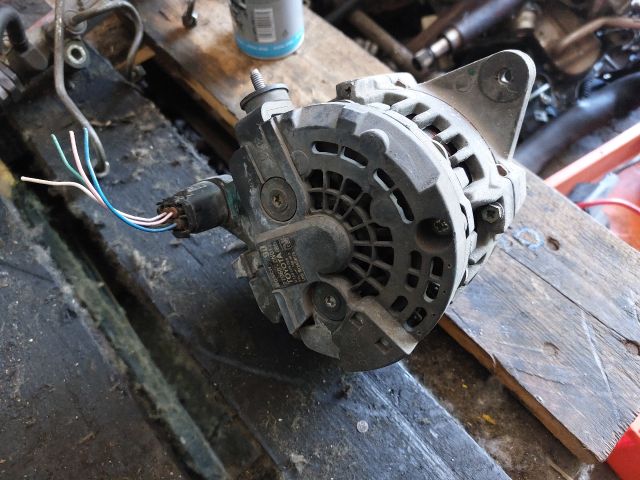 bontott TOYOTA YARIS Generátor