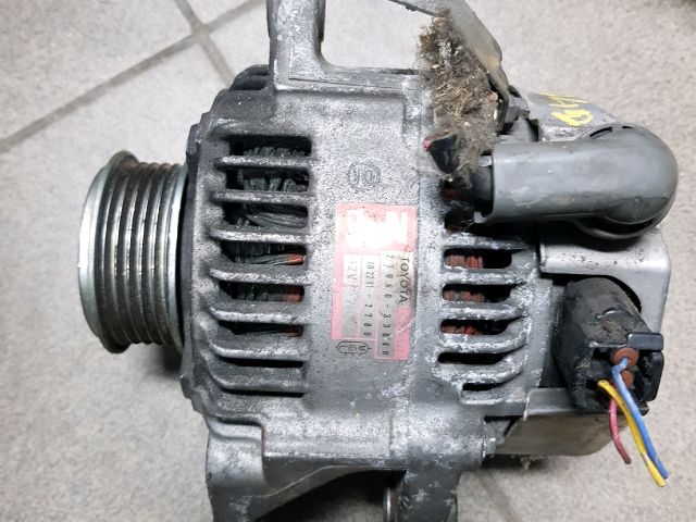 bontott TOYOTA YARIS Generátor