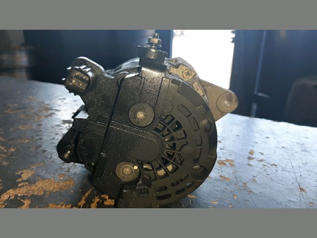 bontott TOYOTA YARIS Generátor