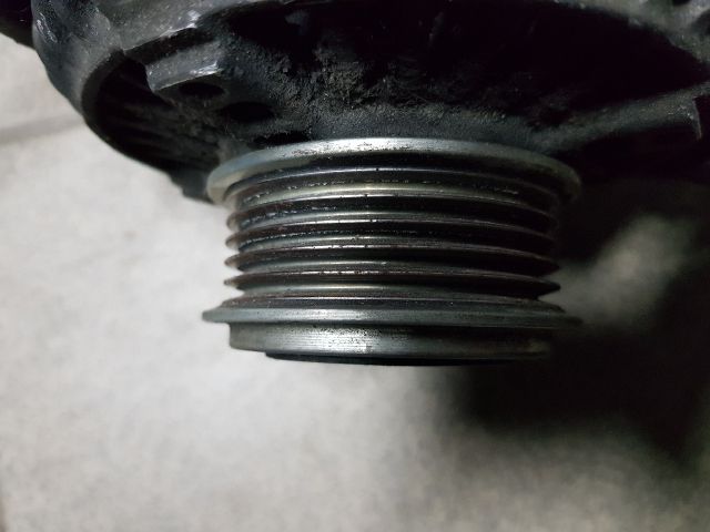 bontott TOYOTA YARIS Generátor