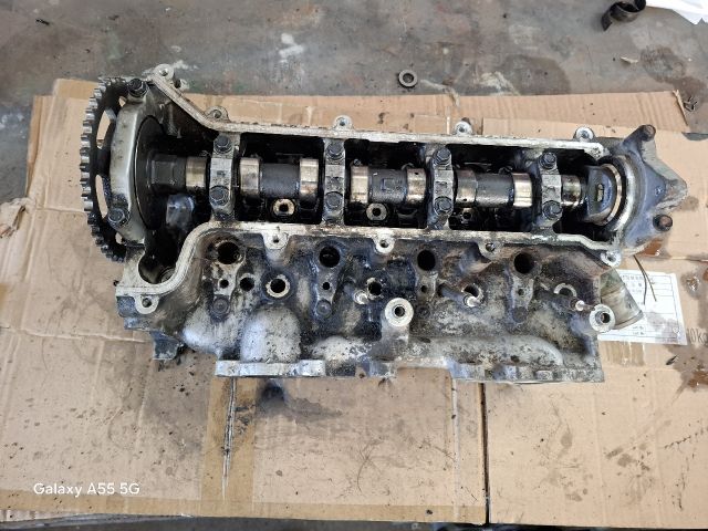 bontott TOYOTA YARIS Hengerfej