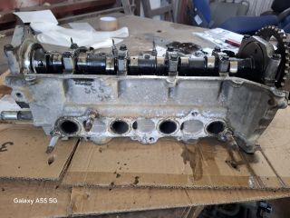 bontott TOYOTA YARIS Hengerfej