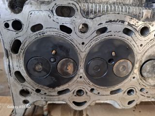 bontott TOYOTA YARIS Hengerfej