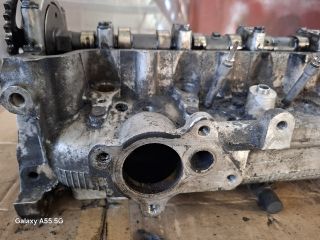 bontott TOYOTA YARIS Hengerfej