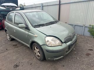 bontott TOYOTA YARIS Homlokfal (Üres lemez)