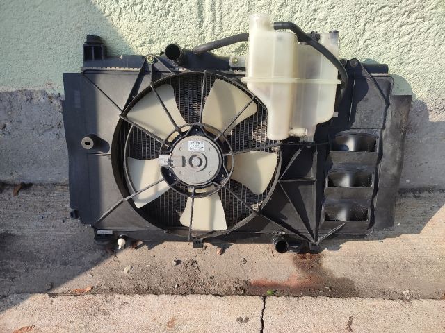 bontott TOYOTA YARIS Hűtő Ventilátor(ok), Radiátor(ok) Szett