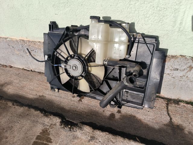 bontott TOYOTA YARIS Hűtő Ventilátor(ok), Radiátor(ok) Szett