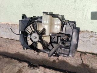 bontott TOYOTA YARIS Hűtő Ventilátor(ok), Radiátor(ok) Szett