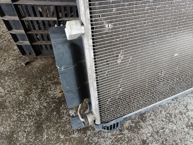 bontott TOYOTA YARIS Hűtő Ventilátor(ok), Radiátor(ok) Szett