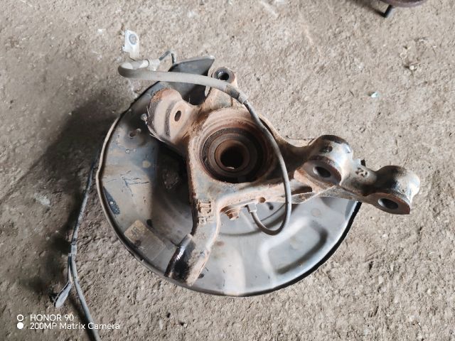 bontott TOYOTA YARIS Jobb első Csonkállvány Kerékaggyal