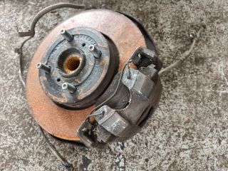 bontott TOYOTA YARIS Jobb első Csonkállvány Kerékaggyal