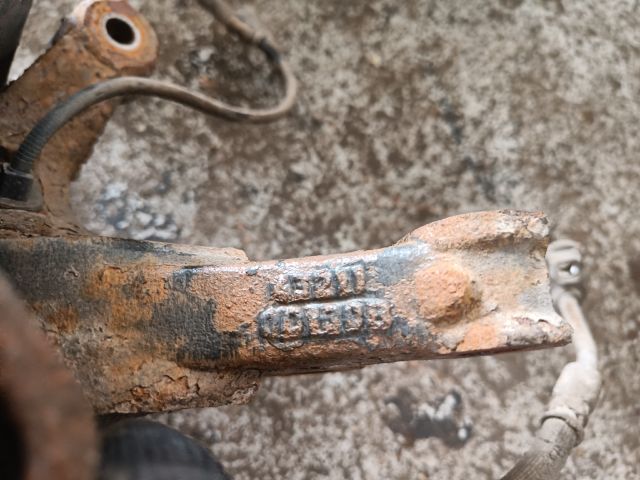 bontott TOYOTA YARIS Jobb első Csonkállvány Kerékaggyal