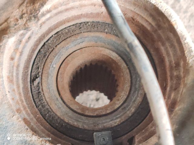 bontott TOYOTA YARIS Jobb első Csonkállvány Kerékaggyal