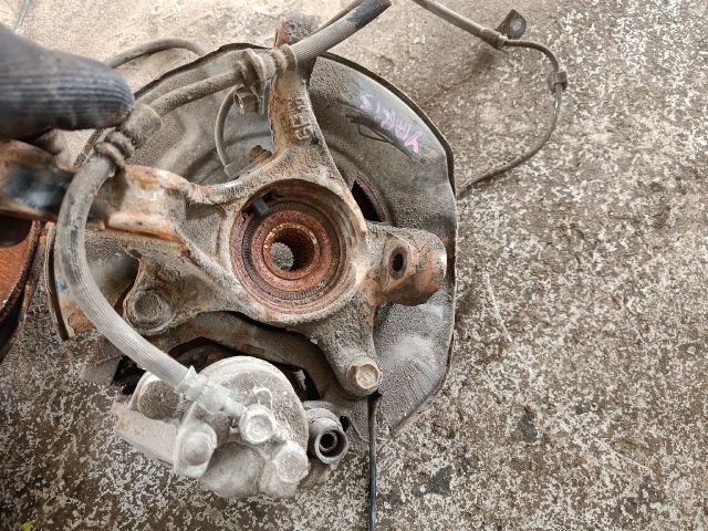 bontott TOYOTA YARIS Jobb első Csonkállvány Kerékaggyal