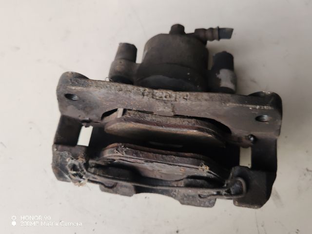 bontott TOYOTA YARIS Jobb első Féknyereg Munkahengerrel