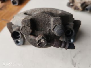 bontott TOYOTA YARIS Jobb első Féknyereg Munkahengerrel