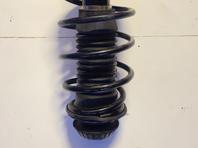 bontott TOYOTA YARIS Jobb első Gólyaláb (Lengécsillapító, Rugó)