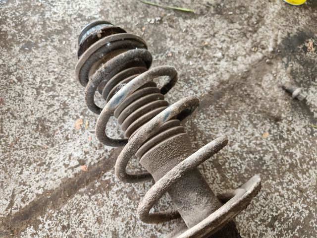 bontott TOYOTA YARIS Jobb első Gólyaláb (Lengécsillapító, Rugó)