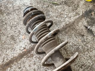 bontott TOYOTA YARIS Jobb első Gólyaláb (Lengécsillapító, Rugó)