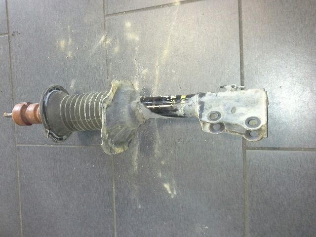 bontott TOYOTA YARIS Jobb első Lengéscsillapító