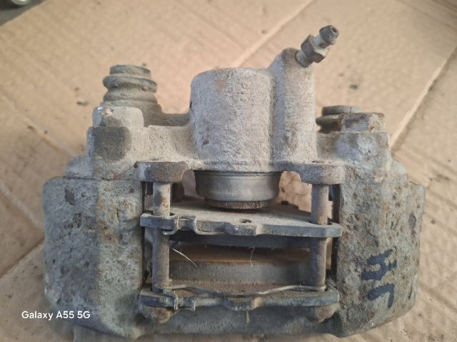 bontott TOYOTA YARIS Jobb hátsó Féknyereg Munkahengerrel