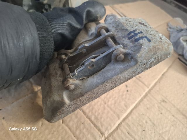 bontott TOYOTA YARIS Jobb hátsó Féknyereg Munkahengerrel