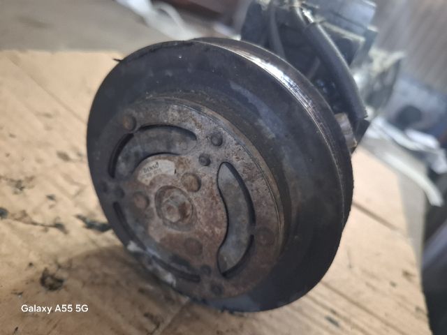 bontott TOYOTA YARIS Klímakompresszor