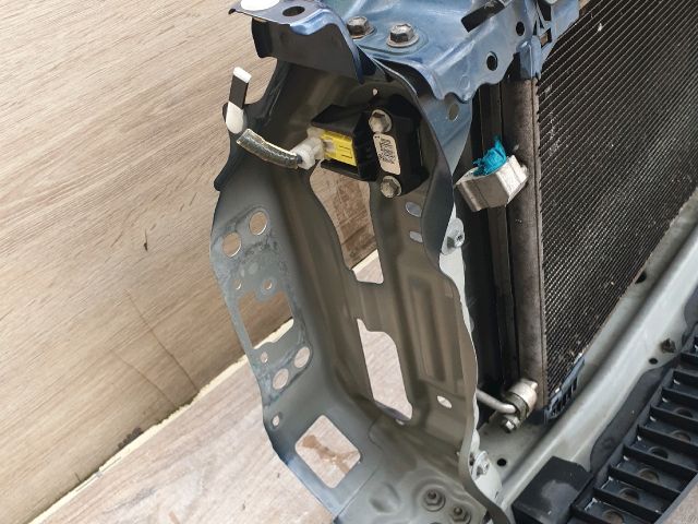 bontott TOYOTA YARIS Komplett Homlokfal (Részeivel)