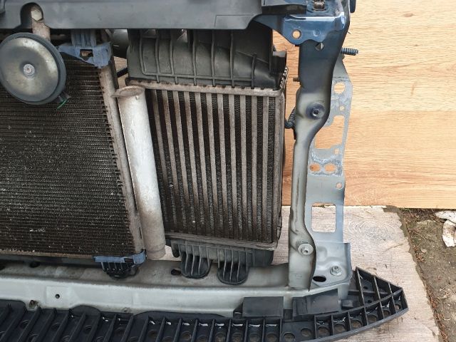 bontott TOYOTA YARIS Komplett Homlokfal (Részeivel)