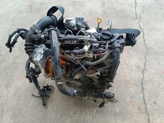 bontott TOYOTA YARIS Komplett Motor (Segédberendezésekkel)