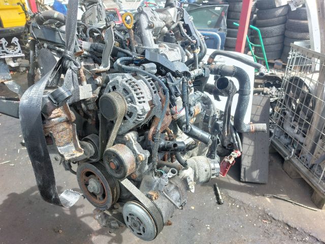 bontott TOYOTA YARIS Komplett Motor (Segédberendezésekkel)