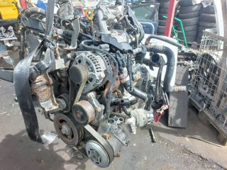 bontott TOYOTA YARIS Komplett Motor (Segédberendezésekkel)