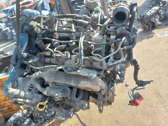bontott TOYOTA YARIS Komplett Motor (Segédberendezésekkel)