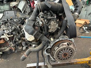 bontott TOYOTA YARIS Komplett Motor (Segédberendezésekkel)