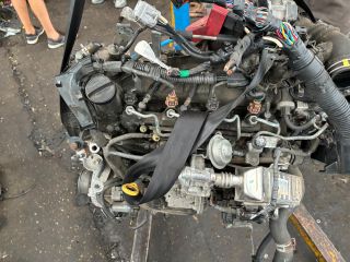 bontott TOYOTA YARIS Komplett Motor (Segédberendezésekkel)