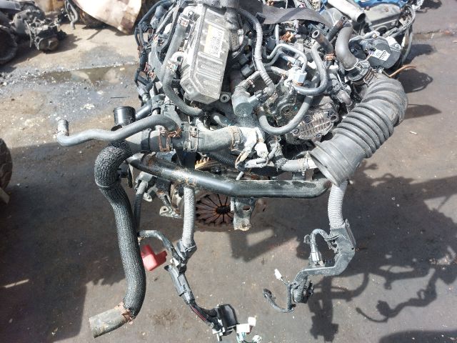 bontott TOYOTA YARIS Komplett Motor (Segédberendezésekkel)