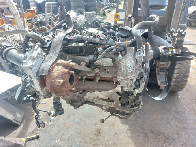 bontott TOYOTA YARIS Komplett Motor (Segédberendezésekkel)