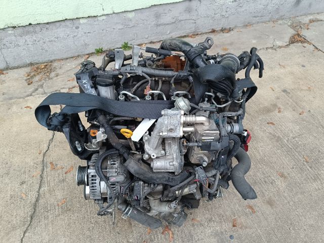 bontott TOYOTA YARIS Komplett Motor (Segédberendezésekkel)