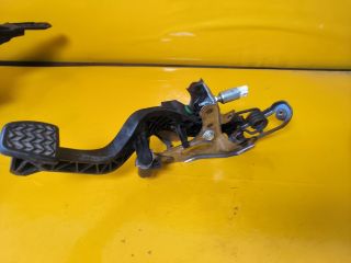 bontott TOYOTA YARIS Kuplung Pedál