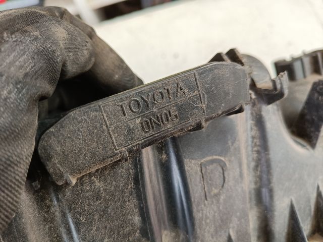 bontott TOYOTA YARIS Légszűrő Ház