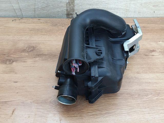 bontott TOYOTA YARIS Légszűrő Ház