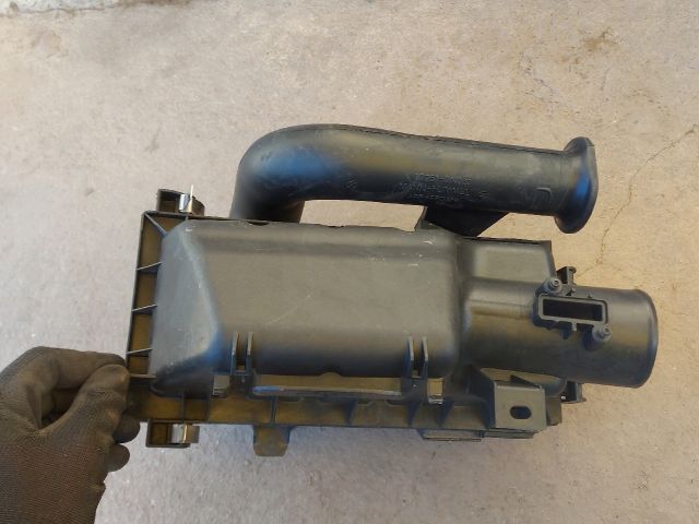 bontott TOYOTA YARIS Légszűrő Ház