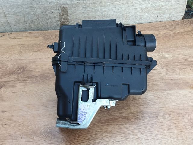 bontott TOYOTA YARIS Légszűrő Ház