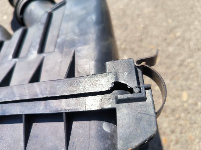 bontott TOYOTA YARIS Légszűrő Ház